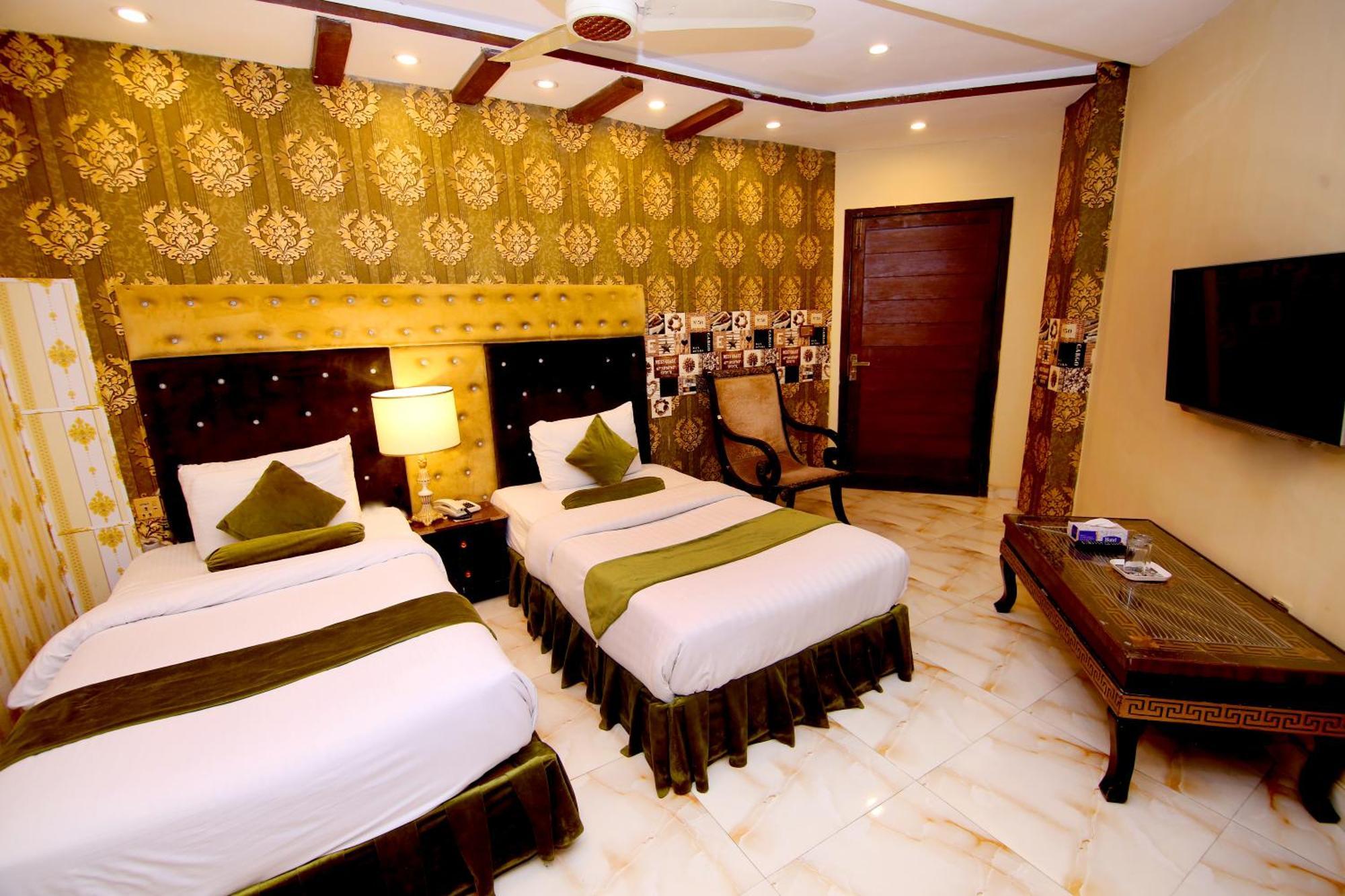 Premier Inn Gulberg Lahore Exterior foto